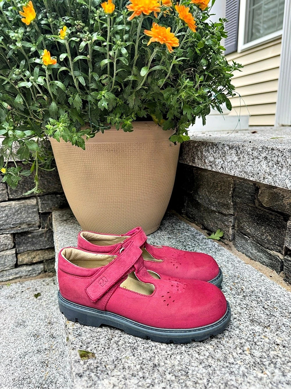 Elefanten Little Girls Comfort Mary Jane Shoes in Burgundy EU 31